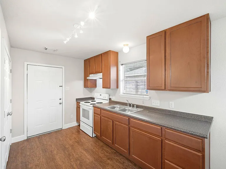 11723 Greenmesa Dr — Photo 15