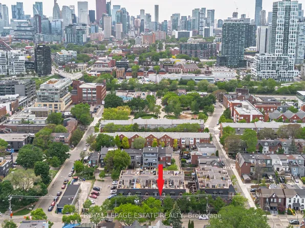 140 Broadview Ave #32, Toronto, ON M4M 0A8