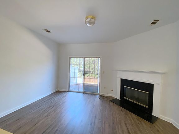 4th image of 1467 Cove Creek Cir