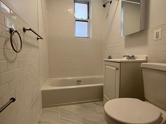 4th image of 4317 49th St APT 2C