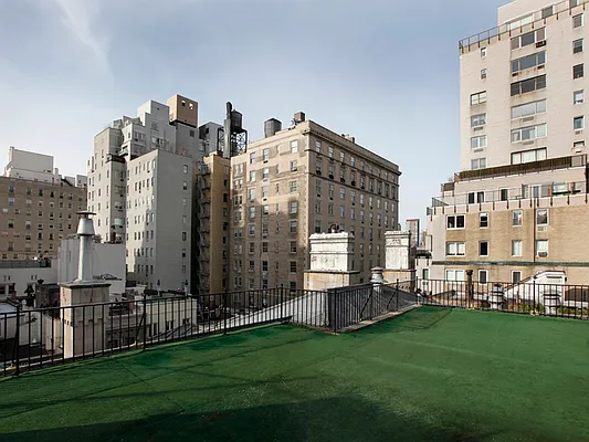 Sold by Sotheby's International Realty | media 3