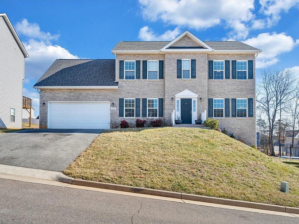 1st image of 216 Edgemere Dr
