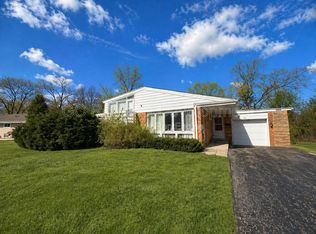 558 Mallard Ln, Deerfield, IL 60015