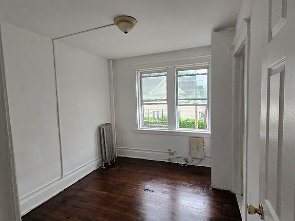 4th image of 172 Winnikee Ave APT 3