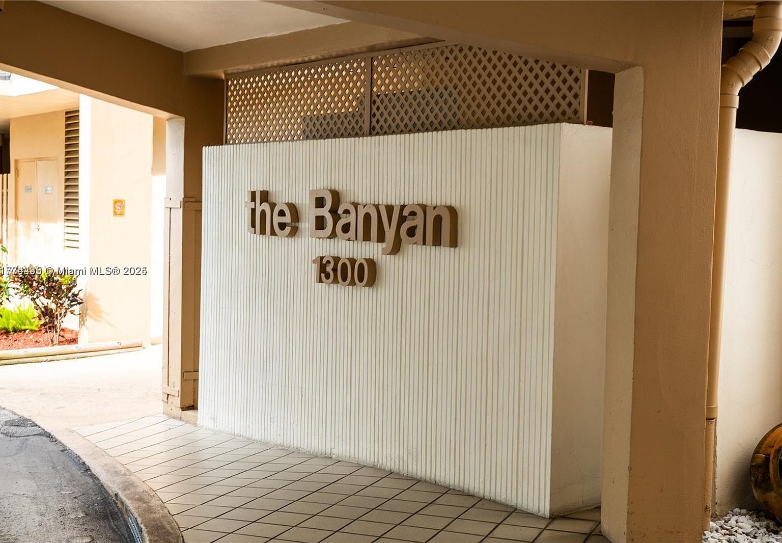 1300 Saint Charles Pl #PENTHOUSE 21