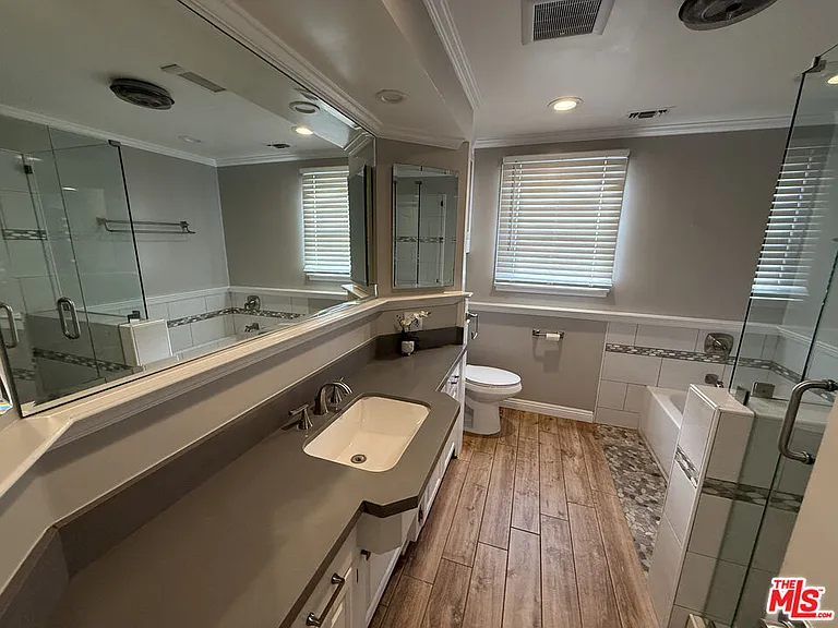 4439 Don Zarembo Dr — Photo 17