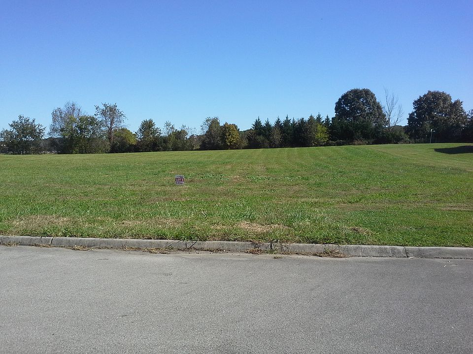 2nd image of 318 Sawyers Ct