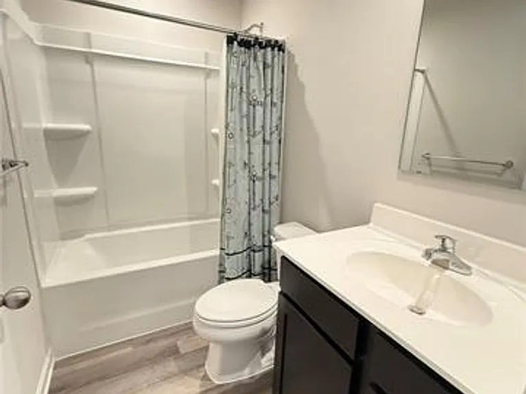 244 Mildred Dr — Photo 9