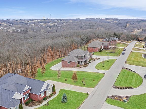 3rd image of 3823 Bennington Ln