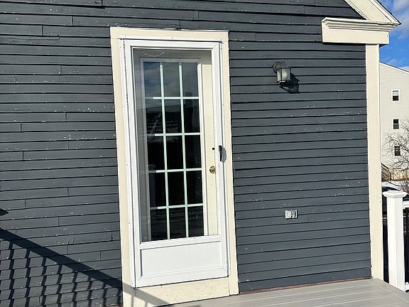 Private deck entrance