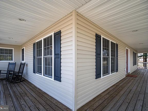 Plenty of Space for Rockers!