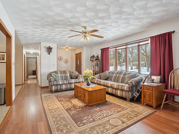 5th image of 15298 Briarwood Dr