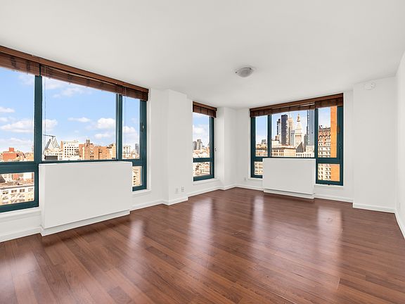 2nd image of 1 Irving Pl APT U22a