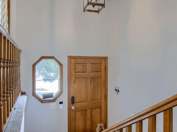 2808 S 38th Ave, Omaha, NE 68105