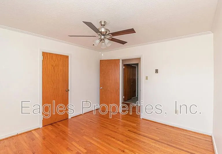 1614 US Highway 70 W — Photo 12
