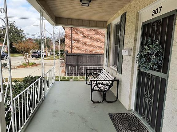 4th image of 307 N Labarre Dr