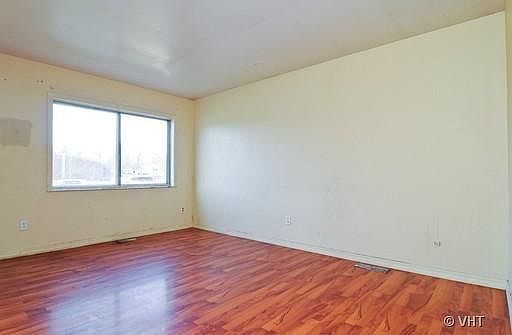2nd image of 1905 N Gilboa Ave