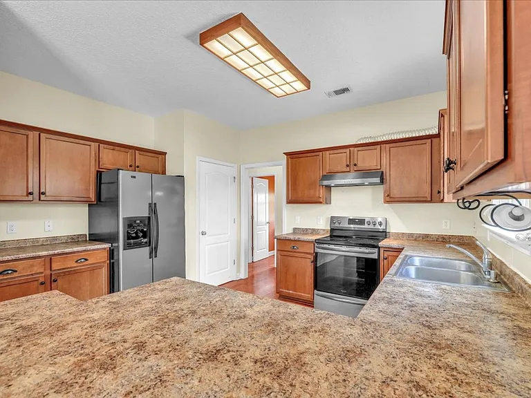 256 Savannah Ln — Photo 11