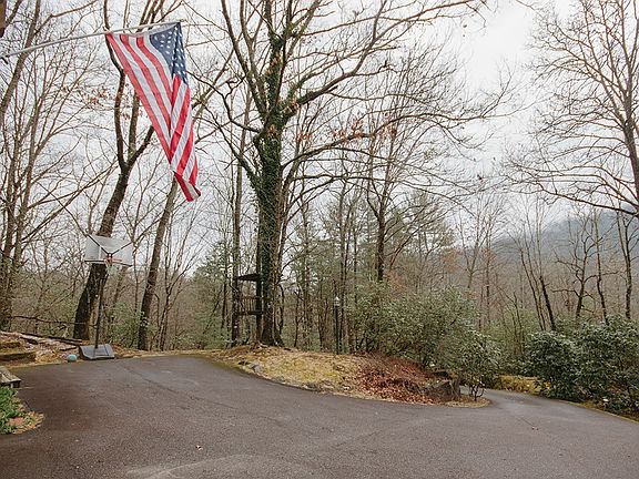 4th image of 360 Grady Loop