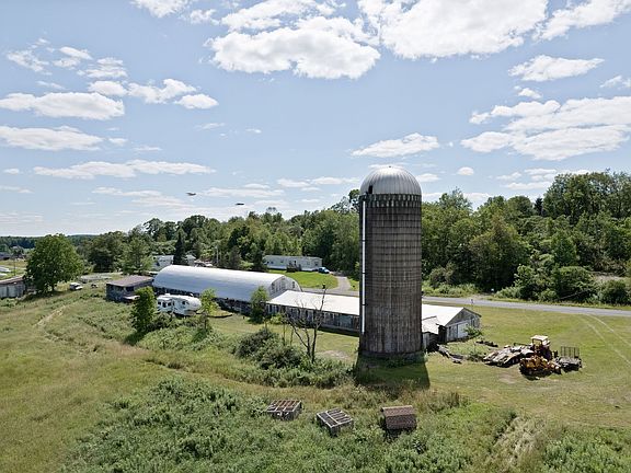 5th image of 180 Puckerville Rd