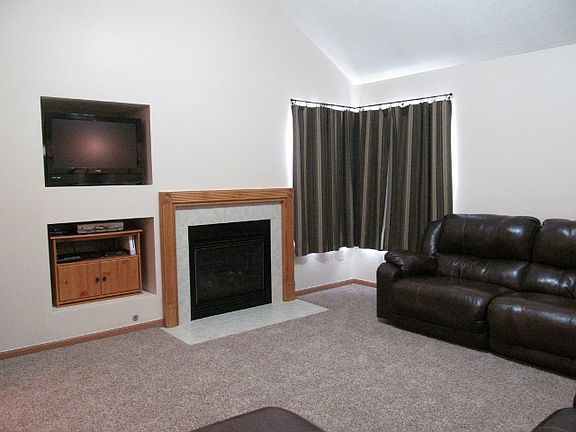 3rd image of 301 Scott Farms Blvd