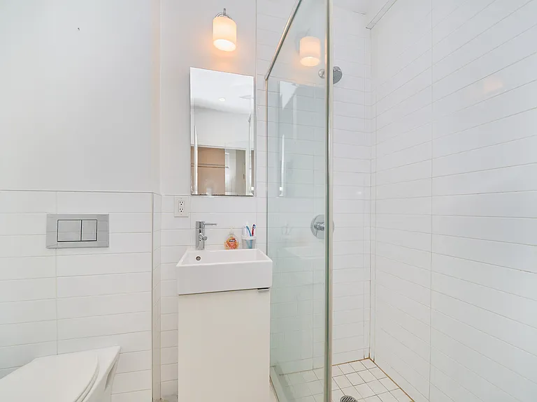 321 E 78th St #2D — Photo 10