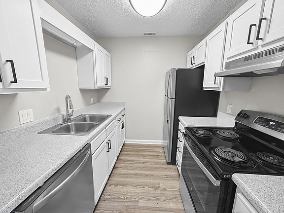 4th image of 2201 N Fayetteville St #2F