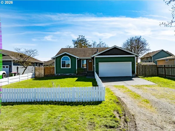 682 NW 9th St, Warrenton, OR 97146