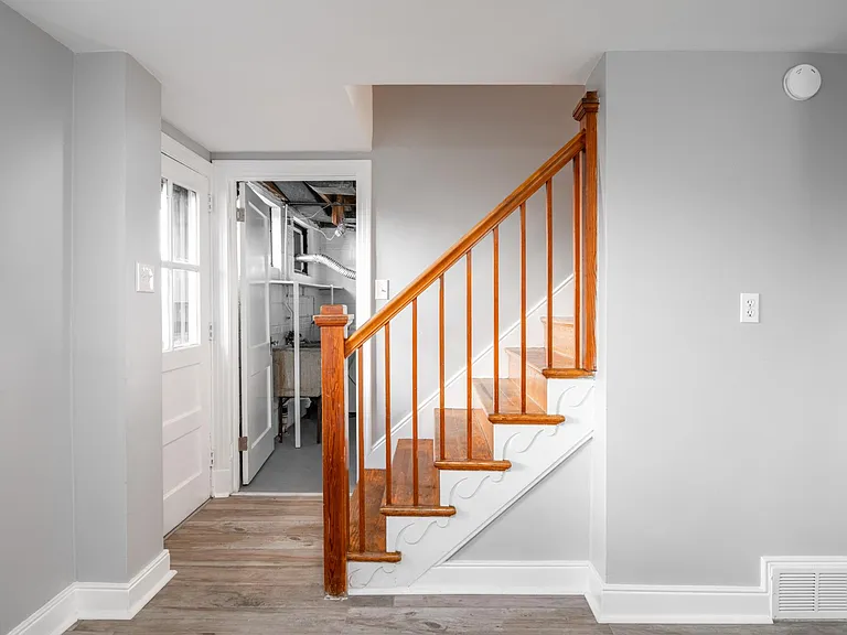 2102 Oakwood Ln — Photo 17