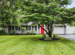 50 Bellwood Rd, White Plains, NY 10603