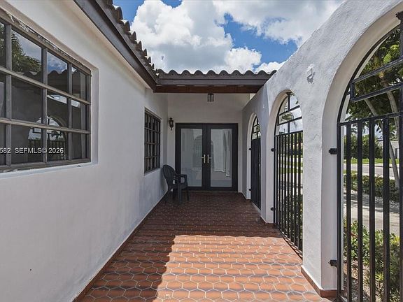 4th image of 3625 SW 122nd Pl