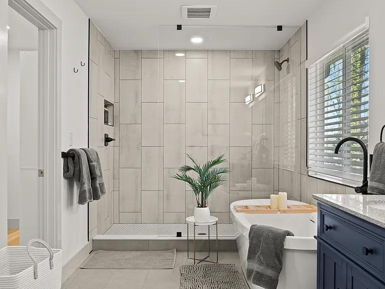 184 Woodland Ln SW — Photo 9