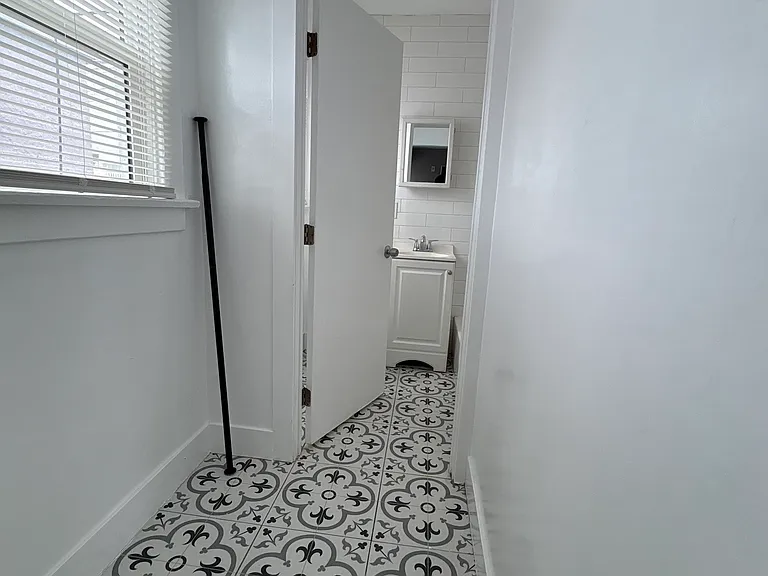 1136 Hoffman Ave #12 — Photo 3