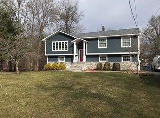 6 Madison St, Gillette, NJ 07933