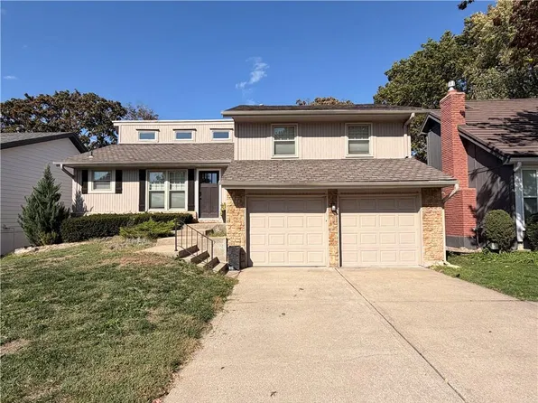 604 NE Burning Tree St, Lees Summit, MO 64064