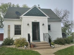 220 Green St W, Waterville, MN 56096
