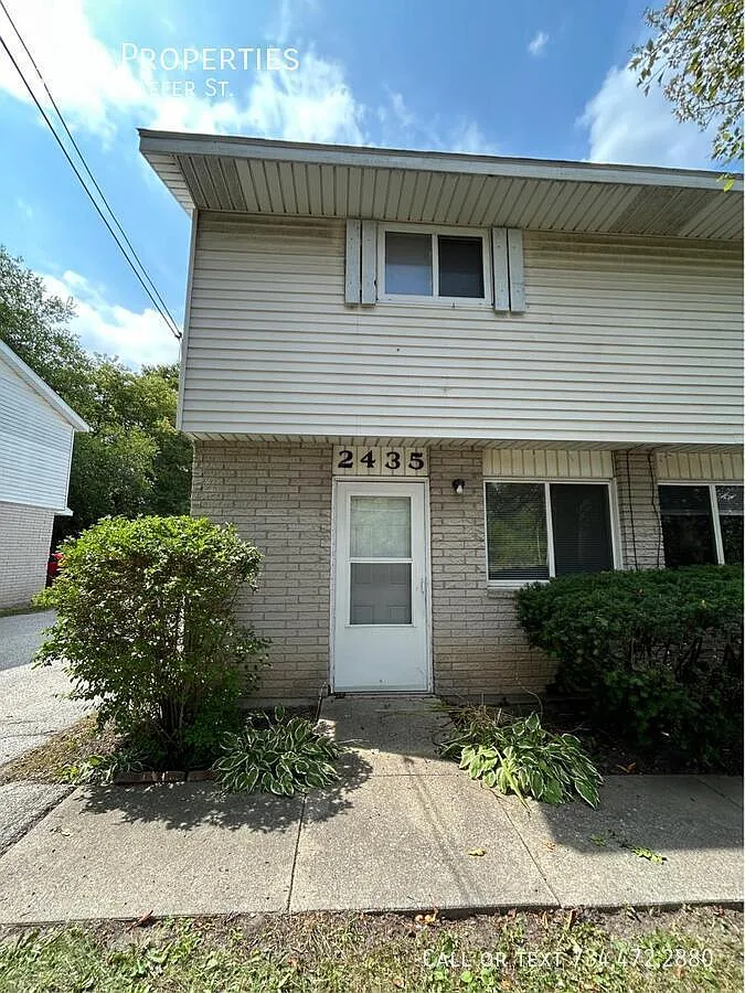 2 bed, $975 — Photo 2