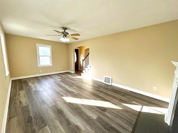 4th image of 2719 Cleveland Ave