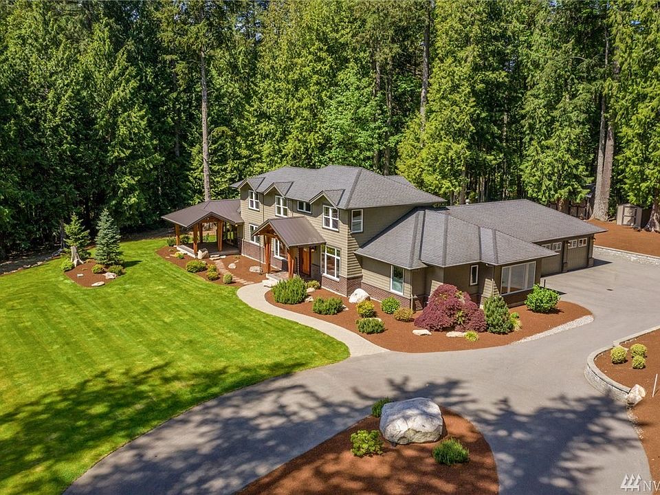 Designed by 4D Architects, Custom built by Talbott Construction. artisan craftsmanship throughout. 