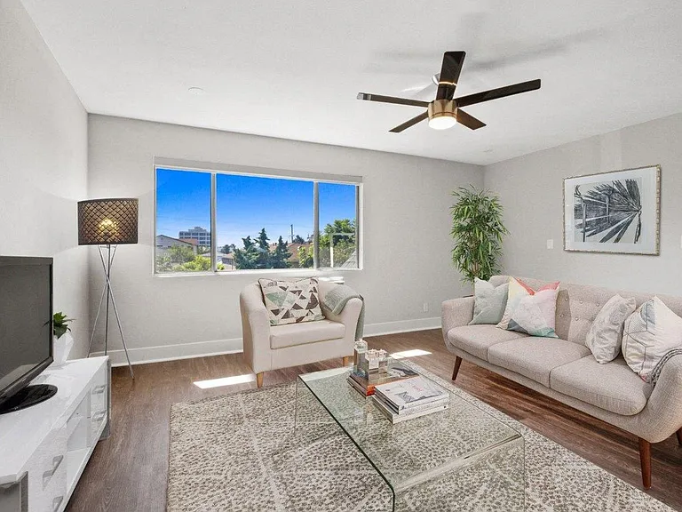 Palm Capri Apartments — Photo 7
