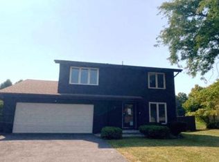 117 Beacon Hills Dr N, Penfield, NY 14526