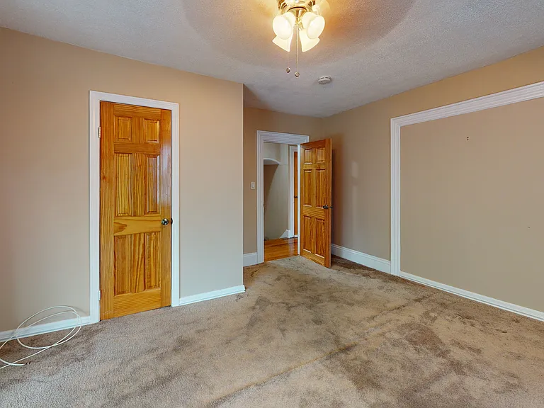 49 Glenwood Rd — Photo 5