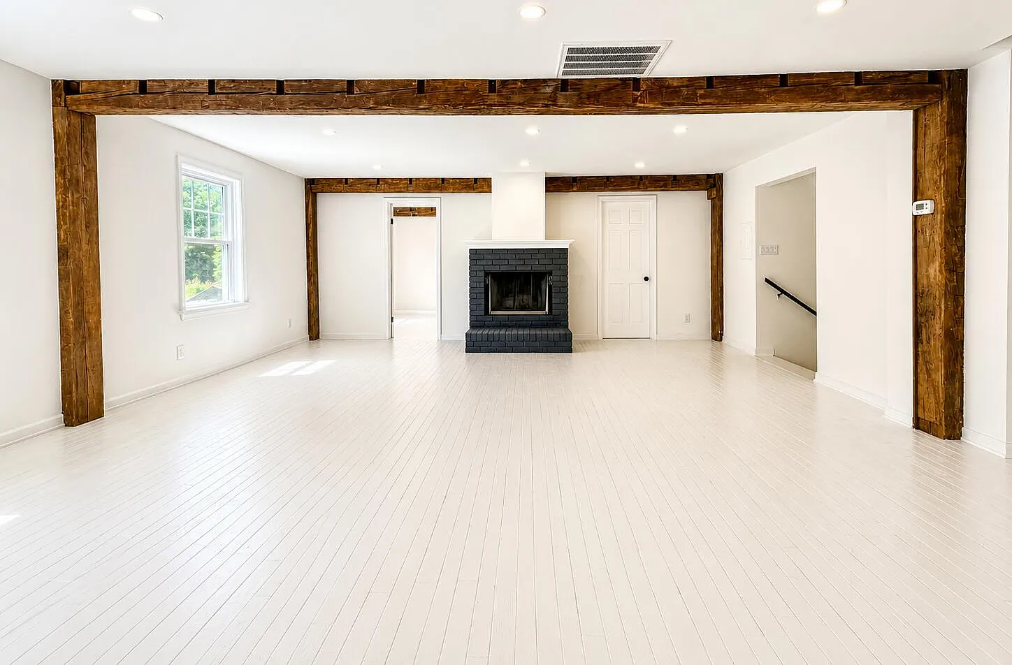 3 bed, 4590 sqft, $3,500 — Photo 4