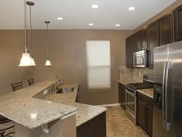 12360 Village Cir E — Photo 2
