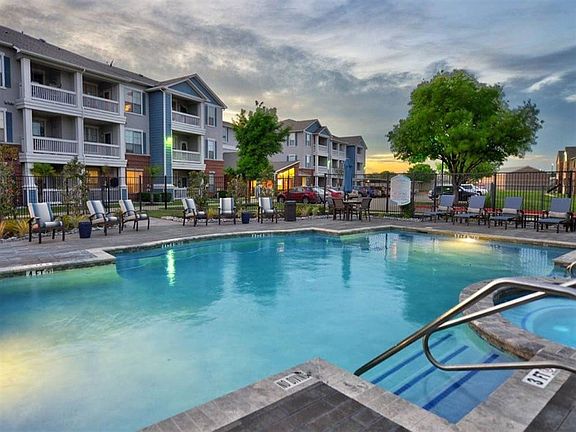5th image of 901 N Garden Ridge Blvd #2202