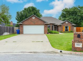 937 Picketwire Cir, Enid, OK 73703