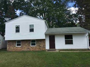 4002 Eastmont Dr, South Bend, IN 46628