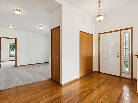 3rd image of 11426 Foxwoods Dr