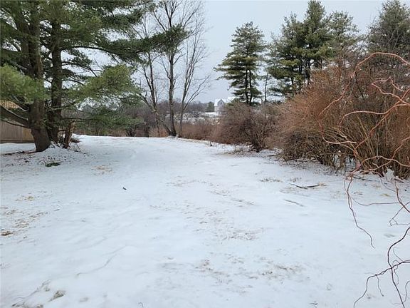 4th image of 5 Friendly Acre