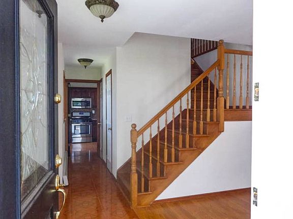 3rd image of 81 Finley Ave